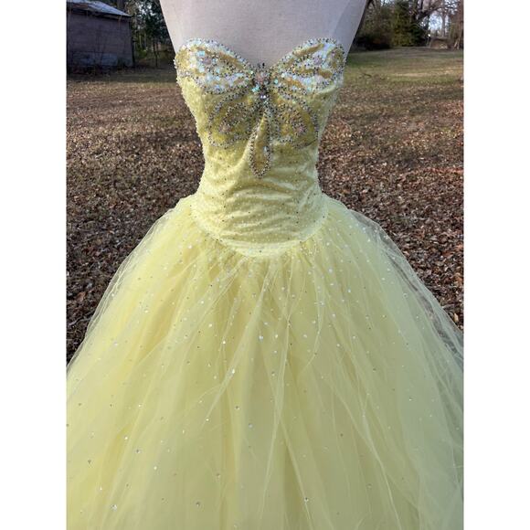 Mori Lee Y2K Butterfly Bead Embellish Yellow Poof quinceañera Prom Ball Gown 3/4 - Picture 5 of 15